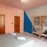 Casa Base
